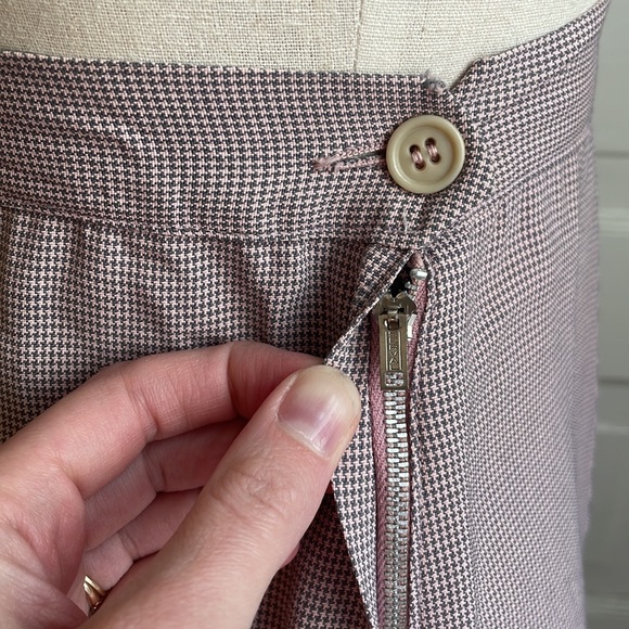 1940’s Light Pink and Grey Muted Houndstooth Pencil Skirt with Side Metal Zip - Picture 6 of 14